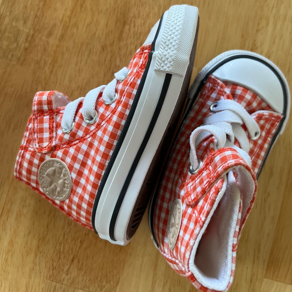 Chuck Taylor Converse Infant 4C - Brand New